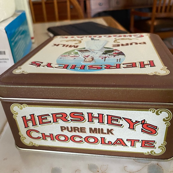 Rare vintage Hershey’s pure milk chocolate vintage edition number 2 1992 tin - Picture 4 of 7